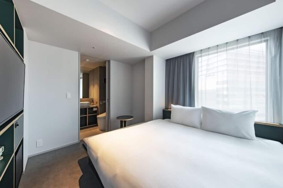 1 quarto, cofres nos quartos, cortinas blackout, quartos à prova de som