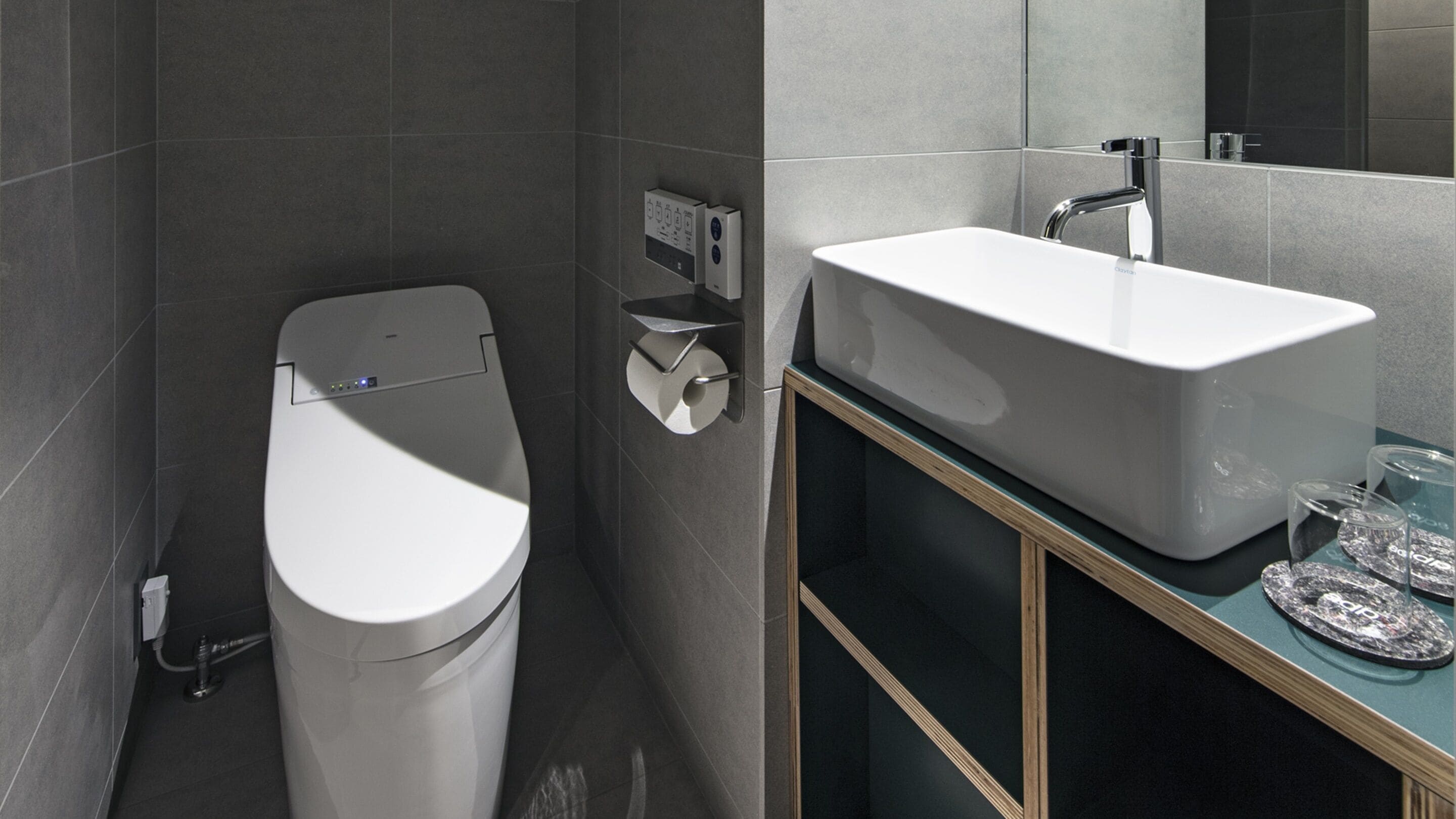 large corner king - non smoking [max 3 guests: 2 adults and 1 child (5 years old or younger) | bathroom | eco-friendly toiletries, hair dryer, slippers, towels