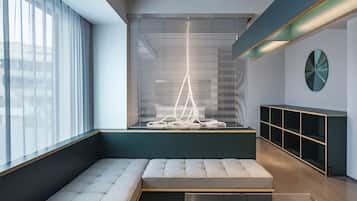 Weekend Suite on the Top Floor - Non Smoking [MAX 3 Guests: 2 adults and 1 child (under 5 years old) | Living area