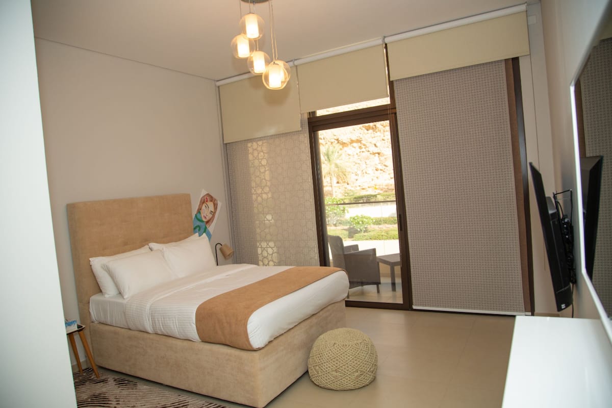 3 bedrooms, desk, soundproofing, free WiFi