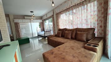 Vila Keluarga, 3 kamar tidur, kolam renang pribadi (House no. 855/4) | Area keluarga | Televisi layar datar 40-inci dengan saluran TV satelit dan TV