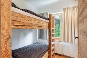 2 habitaciones, ropa de cama de alta calidad y escritorio 