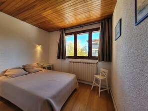 2 bedrooms - Renovated apartment, 2 bedrooms, 2 bathrooms, balcony overlooking slopes (Pra-Loup)