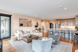 Smart TV - Elevated Elegance in this Luxurious Condo with Views (Asheville)