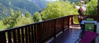 Stunning 4-Bedroom Chalet with WiFi in Pra Loup, Spacious and Comfortable