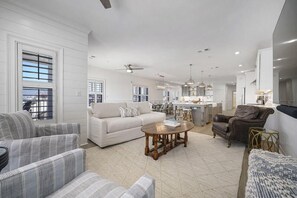 Interior - Crystal Dreams by Bliss Beach Rentals (Destin)