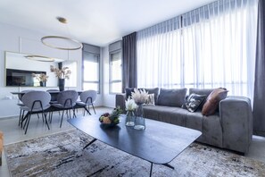 Club Apartment | Iron/ironing board, free WiFi, bed sheets - The Haneviim Suites - Isrentals (Jerusalem)