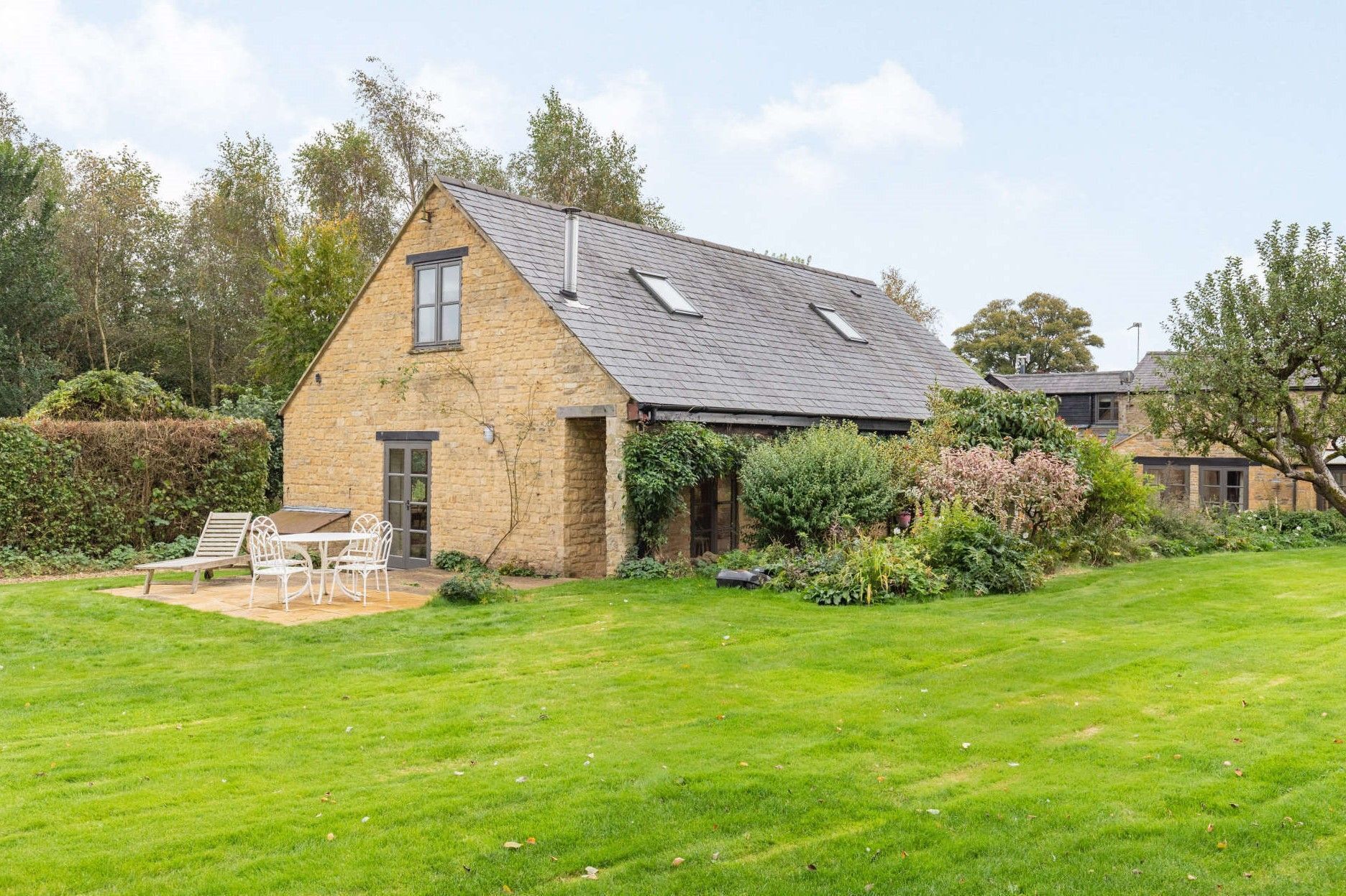 Two bedroom dog friendly holiday cottage with wood burning stove - Tyte Cottage