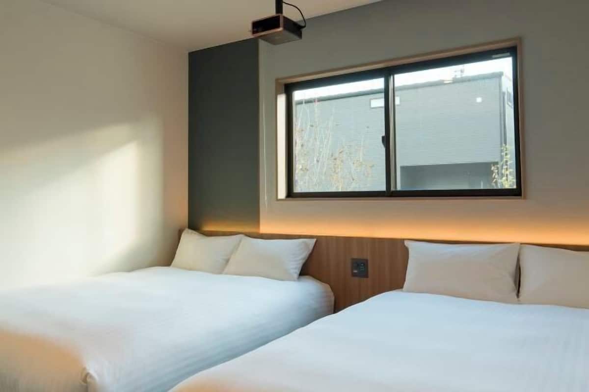 2 habitaciones, decoración personalizada y muebles diferentes