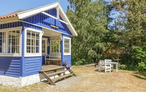 Outdoor dining - Beautiful home in Nexø with sauna (Nexø)