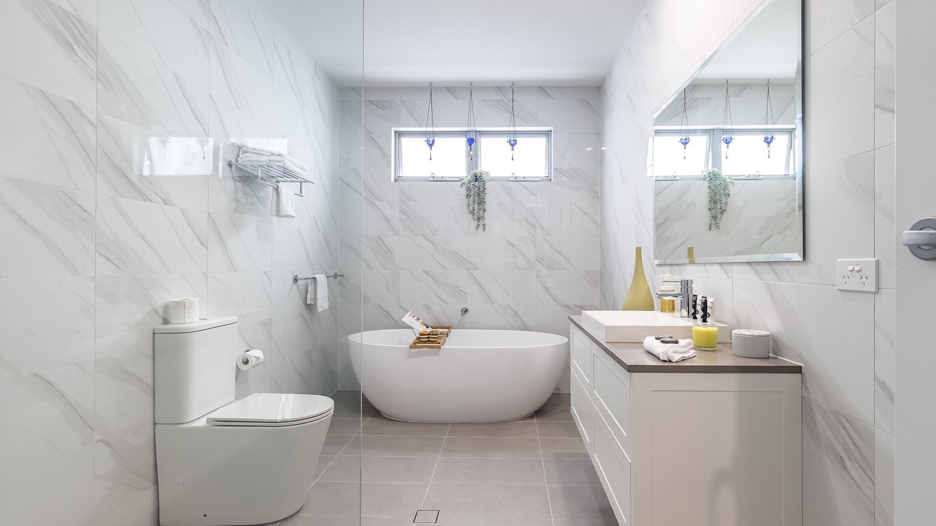 Bathtub, hair dryer