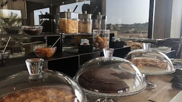 Petit déjeuner buffet compris tous les jours