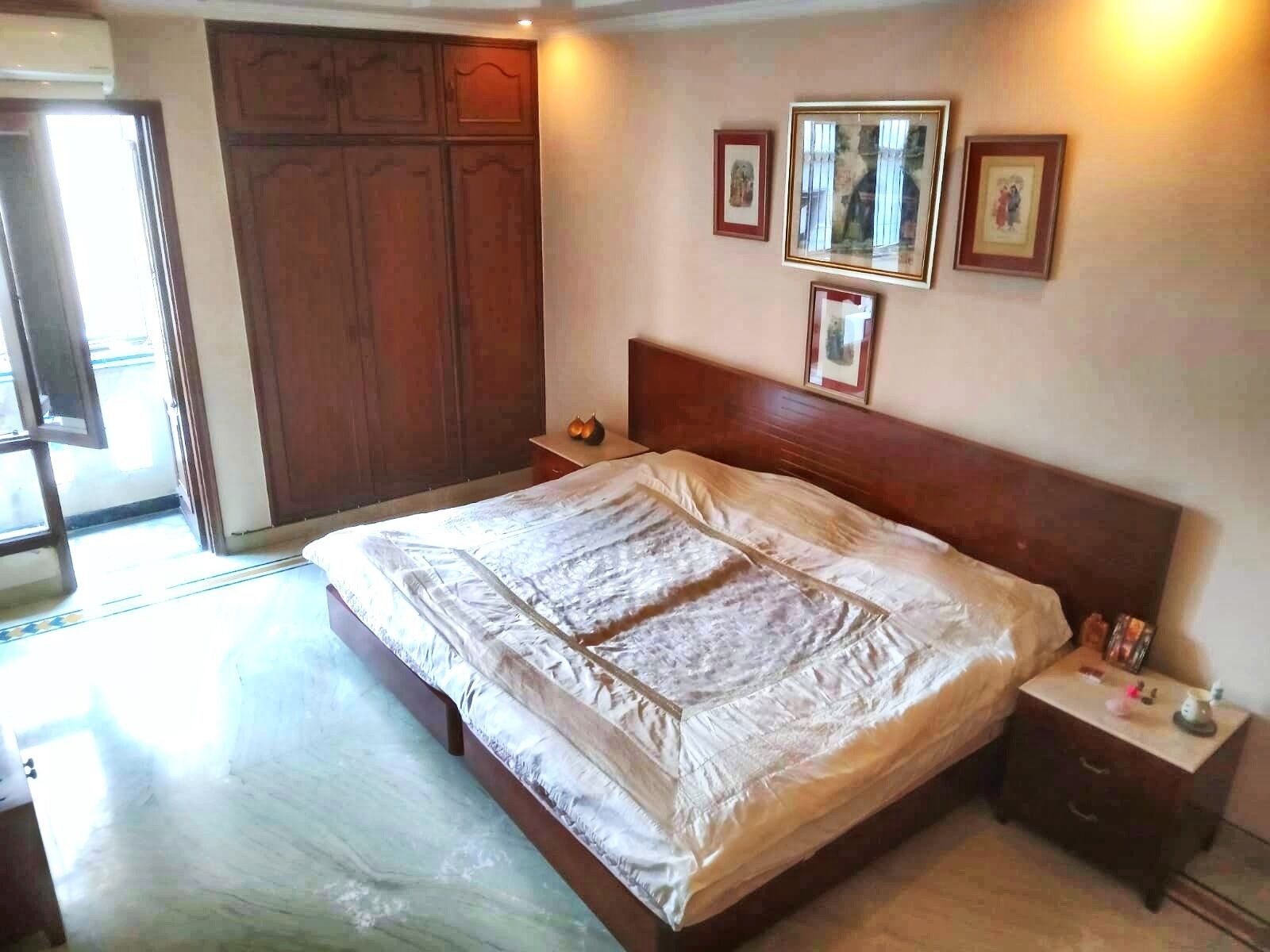 Apartment | 2 bedrooms, iron/ironing board, free WiFi, bed sheets