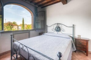 2 quartos, berço de viagem, acesso à internet