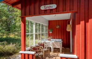 Outdoor dining - Awesome home in Nexø with WiFi (Nexø)