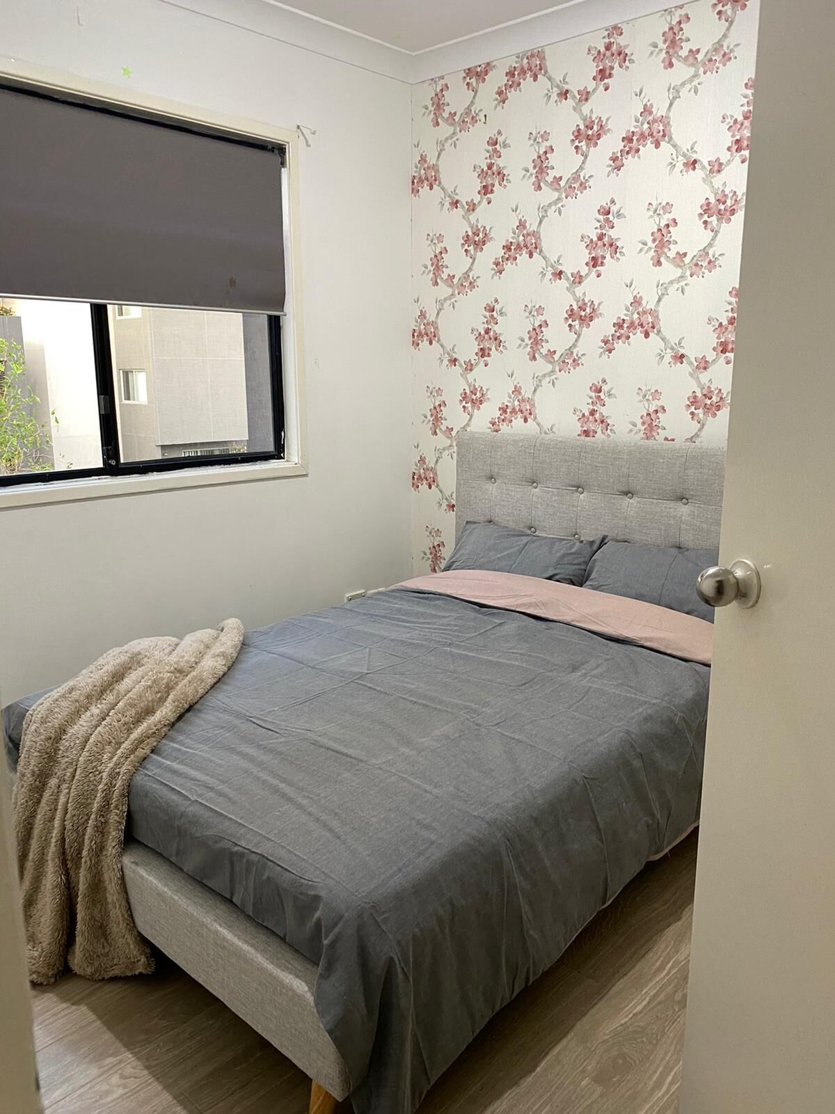 Spacious 3 bedroom townhouse with AC and lock up garage — image 9