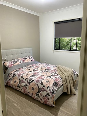 3 dormitorios, tabla de planchar con plancha, wifi y ropa de cama