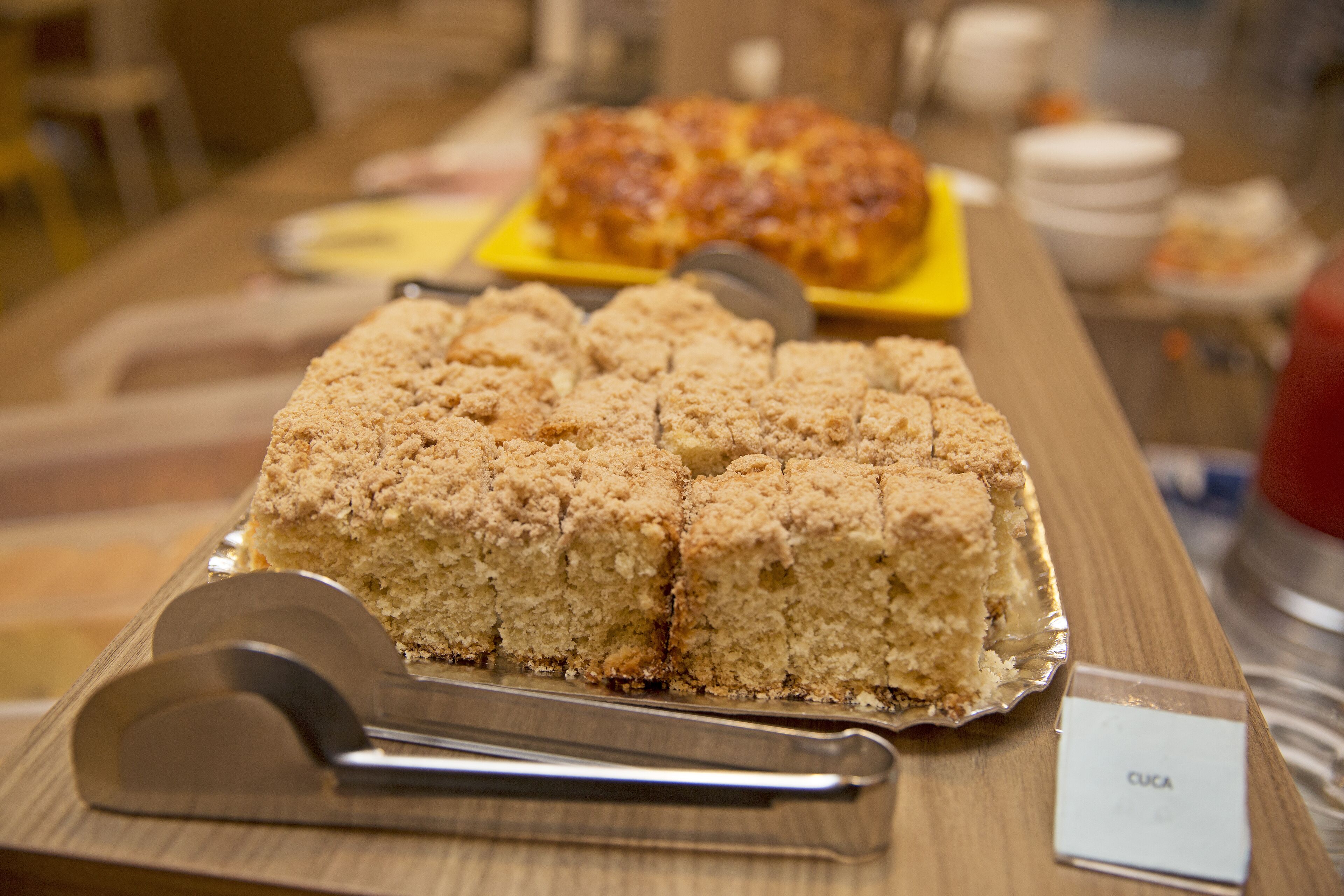 Café da manhã com buffet grátis todos os dias
