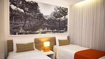 Hypo-allergenic bedding, minibar, in-room safe, desk