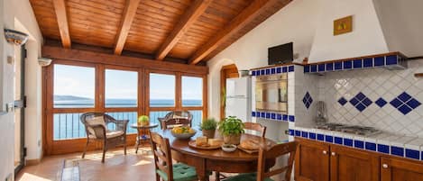 Standard House, 2 Bedrooms, 2 Bathrooms, Mountainside (Casa Lella) | Dining