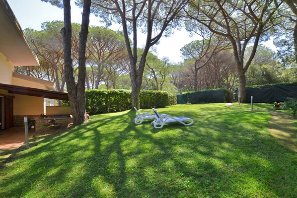 Family House, 3 Bedrooms, 2 Bathrooms (Villetta Il Pino) | Garden