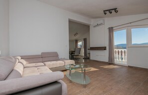 Smart TV, table football, ping pong