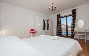 5 Schlafzimmer, Zimmersafe, Reisekinderbett, kostenloses WLAN