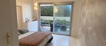 Very good location seafront apartment