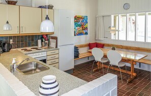 Fridge, stovetop, dishwasher, cookware/dishes/utensils