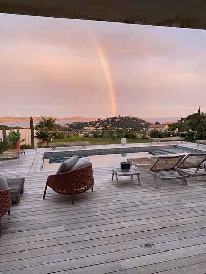 Luxury villa with magnificent sea view and heated swimming pool