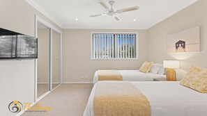 3 bedrooms, iron/ironing board, free WiFi, bed sheets