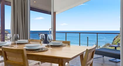Gaagal Lookout - step out onto the balcony with panoramic views of the famous Elephant Head.