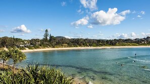 Beach - A modern home with high-end finishings and open plan living (Scotts Head)