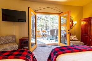 3 bedrooms, iron/ironing board, free WiFi
