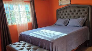 6 habitaciones, escritorio, tabla de planchar con plancha y wifi gratis