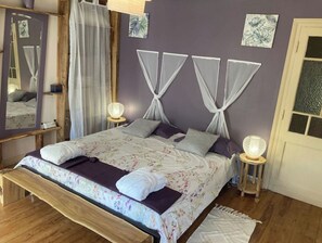 3 室のベッドルーム、アイロン / アイロン台、旅行用ベビーベッド、WiFi (無料)