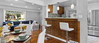 SOPHISTICATED ELEGANCE PRIVATE HOME with outdoor hot tub