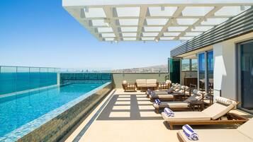 Indoor pool, 3 outdoor pools