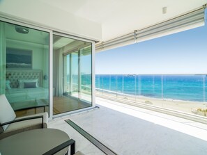 Appartement luxueux, 2 chambres (6E) | Vue du balcon