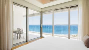 Luxury Apartment, 2 Bedrooms (6W) | In-room safe, blackout drapes, soundproofing, iron/ironing board