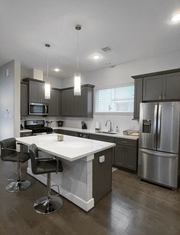 Fridge, microwave, oven, dishwasher