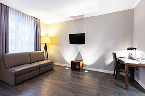 尊荣客房, 2 张单人床 | 隔音、免费 WiFi、床单