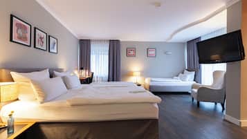 Standard Room, 1 Queen Bed | Soundproofing, free WiFi, bed sheets