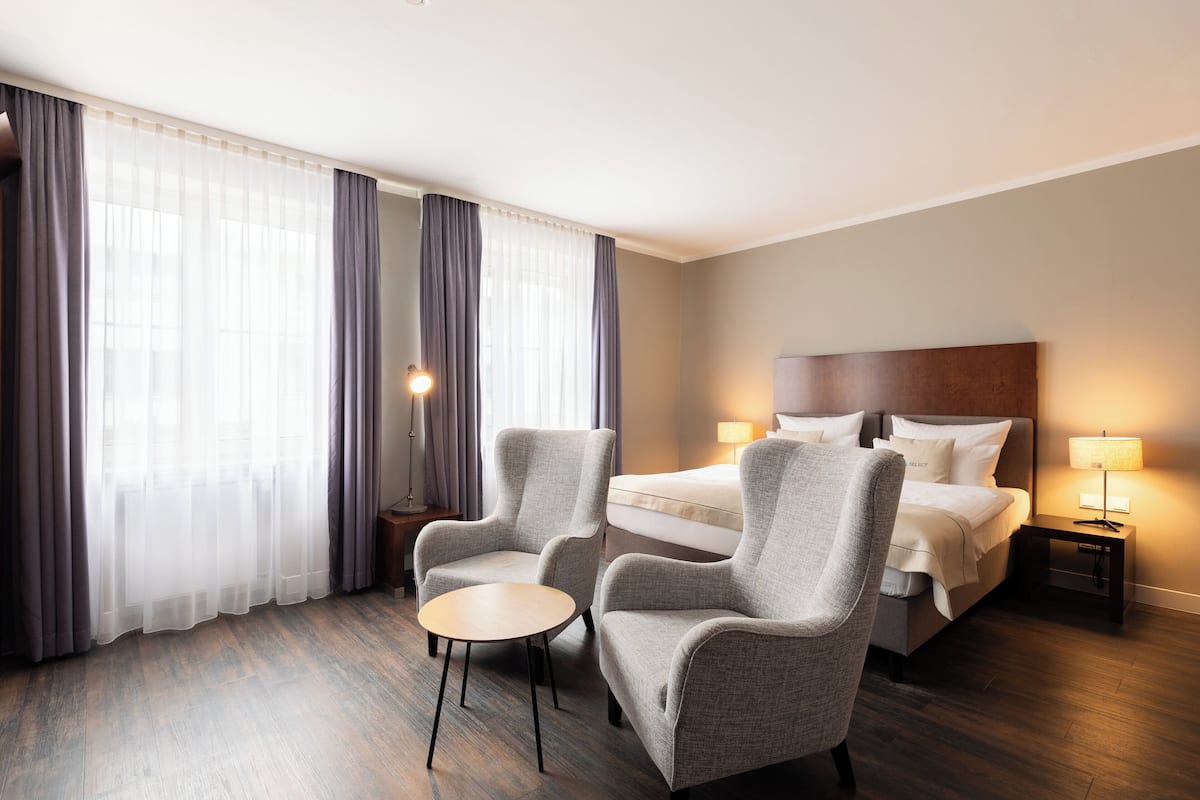 Habitación superior | Sistema de insonorización, wifi gratis, ropa de cama