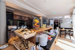 Desayuno buffet incluido todos los días 