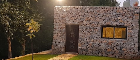 Enceinte de lâhĂ©bergement