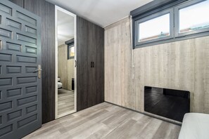 1 chambre, fer et planche à repasser, Wi-Fi gratuit, draps fournis