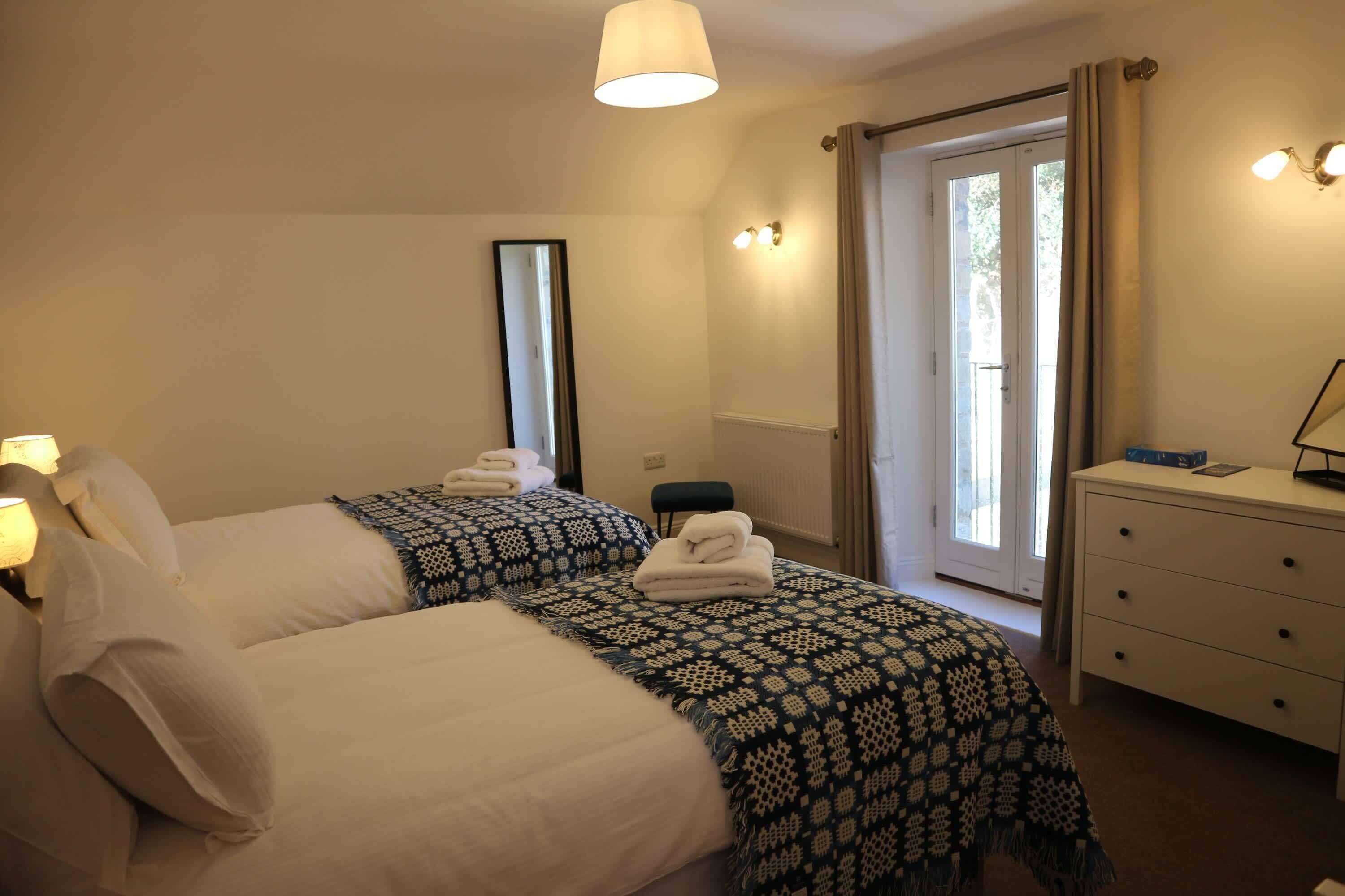 4 chambres, fer et planche à repasser, lit parapluie, Wi-Fi