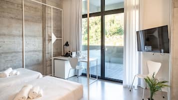Superior Double or Twin Room | 1 bedroom, desk, iron/ironing board, free WiFi