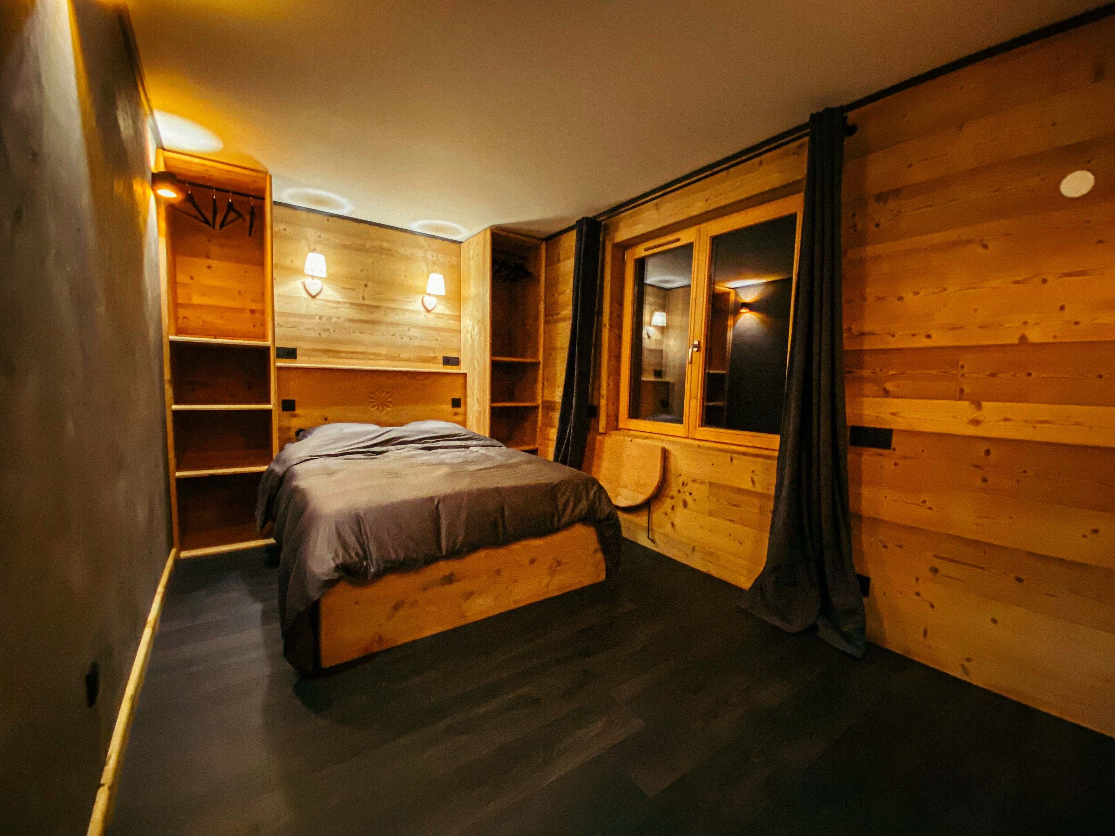 2 bedrooms, WiFi (free), bed sheets